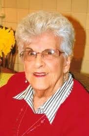 Doris Roe's Instagram, Twitter & Facebook