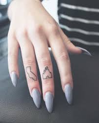 Small simple tattoos can be the most meaningful and cute if you can come up with a creative artistic design that's special to you. 50 Beautiful Finger Tattoo For Women For Creative Juice