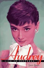 Amazon.com: Audrey: A Life in Pictures by Carol Krenz (1997-10-03): Carol  Krenz: Libros