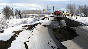El terremoto, que duró aproximadamente 4 minutos y medio, y el tsunami que provocó. Gobernador De Alaska Emite Declaracion De Desastre Tras Sismo De Magnitud 7 El Financiero