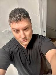 Why do I change my profile pic so much…? well, that's easy. It's 'cos I'm  never truly happy with the way I look. Excuse my insecurities but sometimes  I get like this.