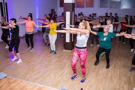 De aici poți cumpara un abonament online, cu care ai acces zilnic la 261 de săli de fitness din românia. Vibe Piatra NeamÈ› Cel Mai Nou È™i Complet Club De Zumba Fitness Tango È™i Yoga Pentru AdulÈ›i È™i Copii Foto Galerie News Allert