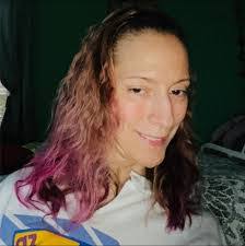 Jennifer Bliss's Instagram, Twitter & Facebook