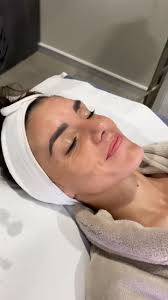 @taniabugarin is glowing after today’s treatment! First we started with the  FILLMED Bright peel, this helps with pigmentation, acne scarring and over  all exfoliation. Followed by Laser Genesis to ...