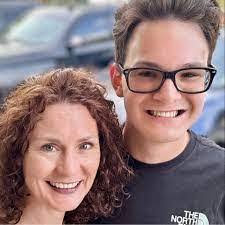 Lori Lashley's Instagram, Twitter & Facebook