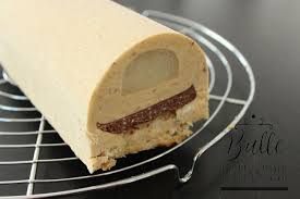 Buche De Noel Au Praline Et Citron Biscuit Financier Et Croquant Idee Dessert Noel Buche De Noel Croquant Au Chocolat