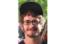 Nick Della's Instagram, Twitter & Facebook