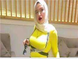 وحققت نيابة شمال القاهرة مع حنين، الطالبة بكلية الآثار في جامعة القاهرة، بعد أن بثت مقطع فيديو عبر تطبيق تيك توك، دعت فيه. Ø­Ù†ÙŠÙ† Ø­Ø³Ø§Ù… Ù‚ØµØ© Ø·Ø§Ù„Ø¨Ø© Ø¬Ø§Ù…Ø¹Ø© Ø§Ù„Ù‚Ø§Ù‡Ø±Ø© Ø§Ù„Ù… Ø­ÙˆÙ„Ø© Ù„Ù„ØªØ­Ù‚ÙŠÙ‚ Ù„Ù…Ø®Ø§Ù„ÙØªÙ‡Ø§ Ø§Ù„Ø¹Ø§Ø¯Ø§Øª Ø§Ù„Ù…ØµØ±ÙŠØ© Ø¨ÙˆØ§Ø¨Ø© Ø£Ø®Ø¨Ø§Ø± Ø§Ù„ÙŠÙˆÙ… Ø§Ù„Ø¥Ù„ÙƒØªØ±ÙˆÙ†ÙŠØ©