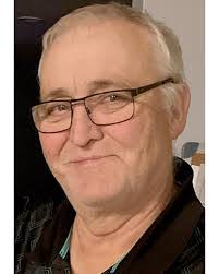 Alisha Moen's Instagram, Twitter & Facebook