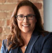 Lisa Shaul's Instagram, Twitter & Facebook