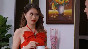 Bên cạnh câu chuyện về tình yêu còn là. Tháº§y Minh Luan Cuá»—m Luon Trai Tim Cá»§a Co Sinh Vien Van Trang Trong Canh Báº¡c Tinh Yeu