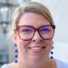 Erin Haire's Instagram, Twitter & Facebook