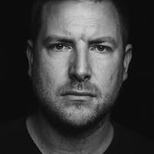 Man glaubt es nicht.Der Sumpf weitet sich aus🤯