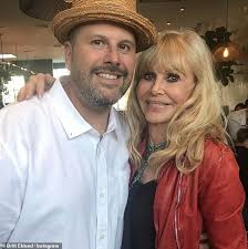 Including results for britt ekland 2020. Britt Ekland 77 Besteht Darauf Dass Sie Nicht Beneiden Ex Rod Stewart 75 Fur Babys In Seinem 60er Jahre Aktuelle Boulevard Nachrichten Und Fotogalerien Zu Stars Sternchen