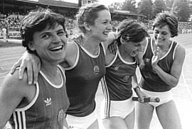 Le record du monde du 400 mètres homme qui datait de 1999 vient d'être battu aux jeux olympiques de rio 2016. Record Du Monde Du Relais 4 400 Metres Wikipedia