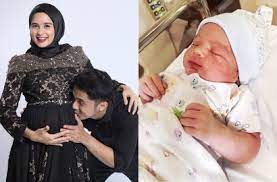 Maybe you would like to learn more about one of these? Super Ganteng Dan Mancung Hengky Kurniawan Ungkap Makna Nama Anak Kedua