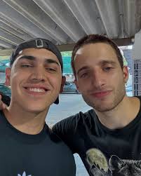 Fue una grandísima y hermosa aventura. Gracias por todo y un poco más,  @televertv. Las risas y el aprendizaje son eternos. Aún más, las anécdotas.  Por siempre agradecido con mis productores, el