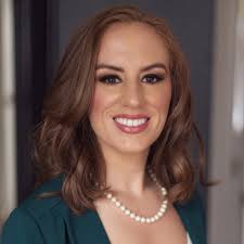 Stephanie Holbert's Instagram, Twitter & Facebook