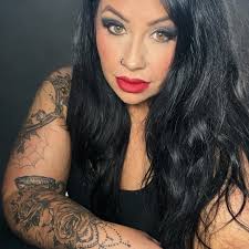 Is there a salon in Kings Mountain area hiring hairstylists or has booths  available?