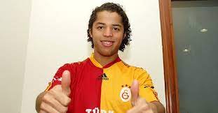 Giovani dos santos, galatasaray'da kalıp kalmayacağı ile ilgili bir soru üzerine şunları söyledi: Cimbom Un Eski Yildizi Dos Santos Un Yeni Takimi Belli Oldu Aslan Arenasi En Guncel Ve Son Dakika Galatasaray Haberleri