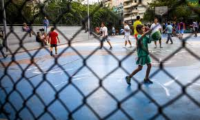 Ο κορωνοϊός διέφυγε από εργαστήριο μυστικής στρατιωτικής έρευνας. Den Exoyme Kleisto Gymnasthrio Se Kolwno Sepolia A8hna 9 84