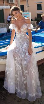 Aber jetzt gibt es eine erschwingliche version! Muse By Berta Sicily Wedding Dress Collection Belle The Magazine Hochzeitskleid Schone Kleider Ballkleid Hochzeit