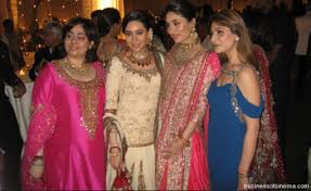 Kareena Kapoor Saif Ali Khan S Reception Indian Wedding Site Home Indian Wedding Site Indian Wedding Vendors Clo Indian Fashion Kareena Kapoor Fashion