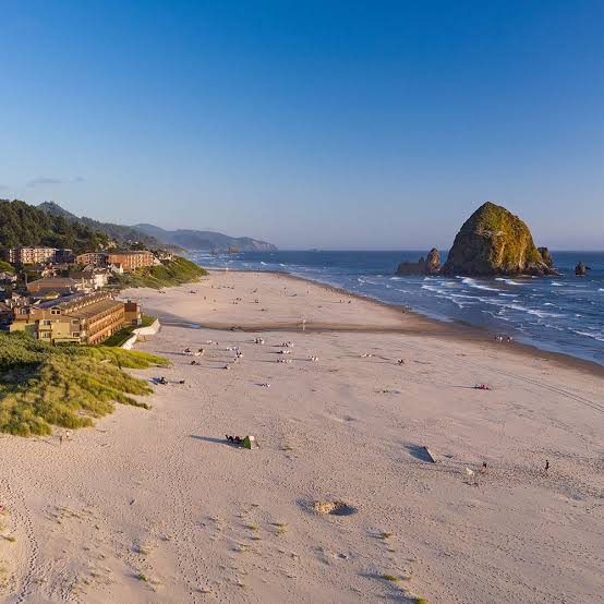 Cannon Beach - Oregon Coast Visitors Association