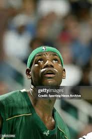 868 Lebron James High School Stock Photos, High-Res Pictures, and Images