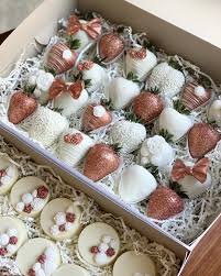 Send fruit and chocolate covered strawberries as soon as today! Rose Gold White Chocolate Dipped Strawberries Oreos With Flowers Chocolate Covered Strawberry Recipe Strawberry Dip Chocolate Covered Strawberries Bouquet