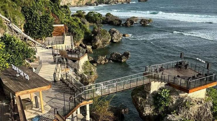 On The Rock Gunungkidul pantai drini