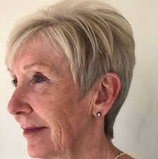 For this style, have your stylist cut stacked layers in the back that gradually get longer towards the front, near your face. Gorgeous Short Hairstyles For Women Over 70 Latesthairstylepedia Com