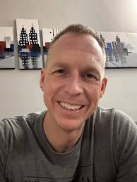 Using hips to propel uppercuts in boxing form