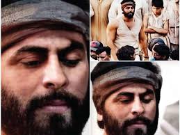 Ranbir had earlier told pti in an interview, shamshera is not a story of a 'daaku', but a film based in the 1800s, it is about a. Shamshera First Look Ranbir Kapoor Spotted On Sets Looks Unrecognisable Moviekoop