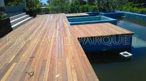 Segudang keistimewaan dari kayu ulin yang mendapat julukan sebagai kayu besi tersebut salah satunya adalah karena ia memiliki nilai ekonomi yang tergolong cukup baik, bahkan bisa dibilang tinggi. Decking Kayu Ulin Bali Denpasar Bali Parket