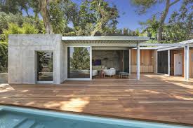 Kristen Wiig Sold Los Angeles Home Mid Century Modern Design Modern Pool House Modern Homes For Sale Pool Houses