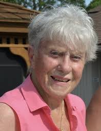 Elizabeth Weyer's Instagram, Twitter & Facebook