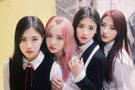 C'est dans l'édition d'octobre de la revue que l'on retrouvera les membres du nouveau groupe. Introduction To Loona K Pop Amino