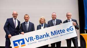 Erledigen sie ihre bankgeschäfte auch unterwegs schnell und sicher. Werra Meissner Einziges Weibliches Vorstandsmitglied Geht Bei Vr Bank Witzenhausen