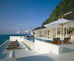 Take A Look Inside Ralph Lauren S Two House Retreat In Jamaica Celebrity Houses Mediterranean Homes Round Hill Jamaica
