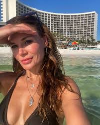 Erin Rene's Instagram, Twitter & Facebook