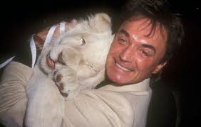 While siegfried fischbacher and roy horn never confirmed nor denied their romantic partnership, the pair have long been regarded as icons of the lgbtq community. Roy Horn Of Siegfried Roy Dies From Coronavirus At Age 75 Vanity Fair