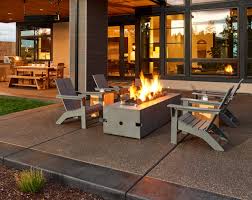 When purchasing bricks for the fire pit wall, go for something sturdy like retaining wall bricks or concrete pavers. Naturecast Concrete Outdoor Fire Pits Cement Elegance