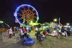 Wahkerenmenggambar pasar tradisional dan mewarnai gradasi dengan via youtube.com. Maw Mblusuk Suatu Malam Di Pasar Malam Imogiri