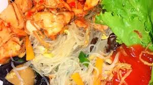 It is created mostly with ingredients native to mexico, as well as those brought over by the spanish conquistadors, with some new influences since then. Bihun Rebus Jamur Ayam Menu Diet No Oil High Protein Dimanaja Com