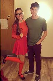 Velma Shaggy Couplescostume Halloween Shaggyandvelma Diy Halloween Costume Outfits Clever Halloween Costumes Halloween Outfits