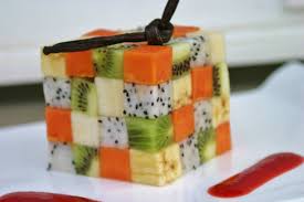Salade De Fruits Revisitee Par Christophe Girardeaux Salade De Fruits Salade De Fruits Originale Gateau Cube