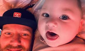 Sara is geboren met een ernstige hersenafwijking: microcefalie