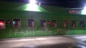 Muito mais que uma loja online, somos o reduto oficial da torcida que canta e vibra. Bilheteria Do Estadio Do Palmeiras E Pichada Mattos E Galiotte Sao Alvos Istoe Independente