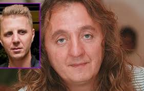 Az amerikában zajló zavargások miatt aggódik a fiatal énekes, akinek édesanyja hónapok óta az országban van. Zambo Krisztian Blikk Ruzs